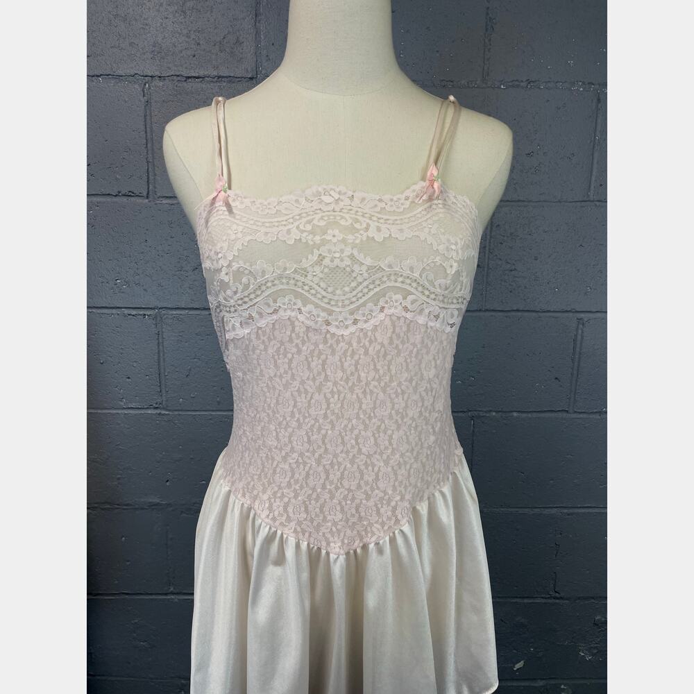 Vintage 1980s Pastel Pink Stretch Lace Nylon Baby Doll Nightgown Flutter Hem - Picture 10 of 14